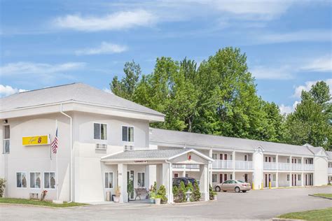 Super 8 by Wyndham Monticello | Monticello, NY Hotels