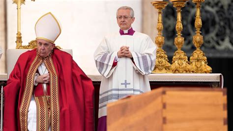 Papst Benedikt XVI So lief Trauerfeier für den emeritierten Papst