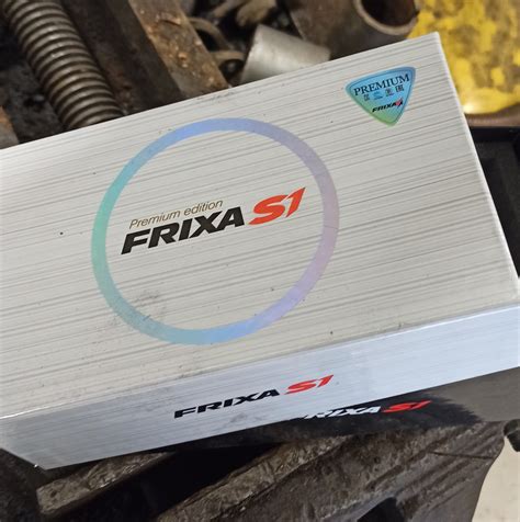 Первая замена передних колодок Frixa S1 — Ford Focus III Wagon, 2 л ...