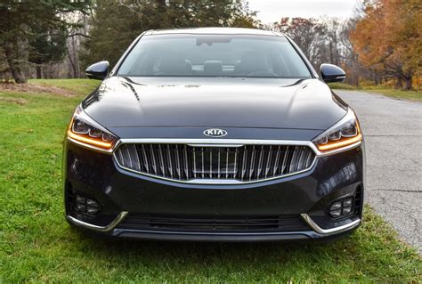 Review: 2017 Kia Cadenza SXL