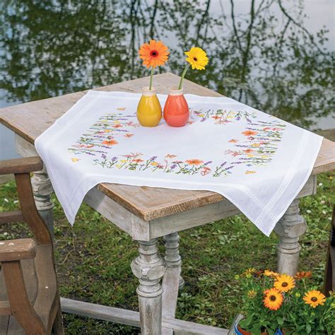 Kit Nappe Broder Lavande Et Fleurs Des Champs Vervaco