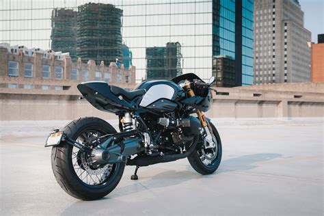 The Dark Knight Bmw R Nine T By Singular Rides Rocketgarage Cafe Racer Magazine