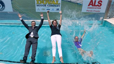 ALS fundraiser: Jacksonville executives soaked in TIAA Bank Field pool