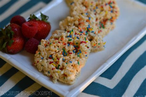 Rice krispie treats with sprinkles