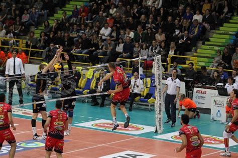 Volley Superlega Perugia Campione D Inverno Sorpasso