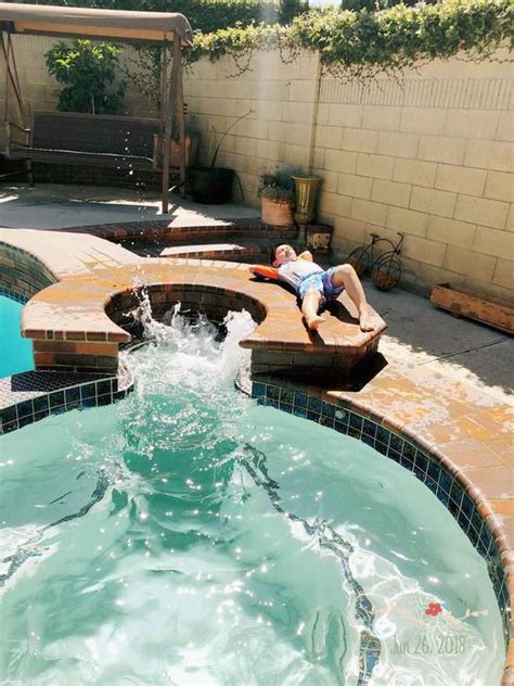 Nữ ca sĩ Sao mai điểm hẹn từng lộ ảnh nude khoe biệt thự nhà vườn triệu đô ở Mỹ