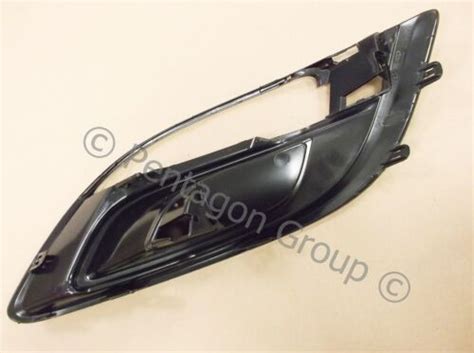 Genuine Vauxhall Astra J MK6 5 Door 2013 RH Front Bumper Grille Insert