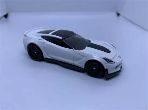 HOT WHEELS Chevrolet Corvette C7 Z06 blanc moulé sous pression échelle 1 64 D OCCASION