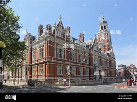 Croydon old town hall on Katherine Street. Dating from 1865 and Grade 2 ...