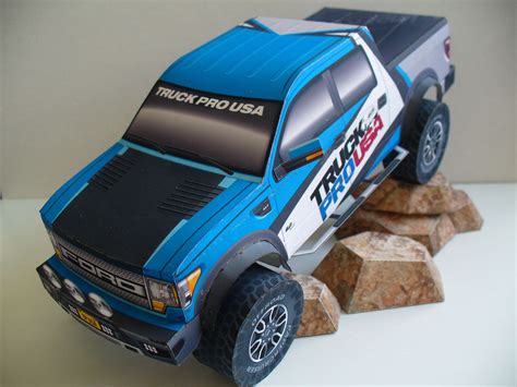 I Made Promotional Model Truckprousa Ford Raptor Svt And Paper Rocks Paper Models Paper Car