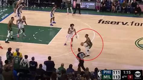 Damian Lillard Goes On 4th Quarter Rampage In Bucks Debut