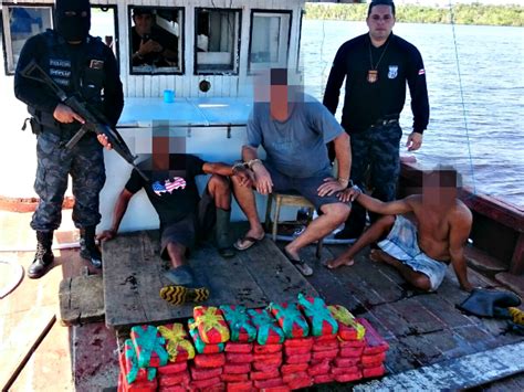 G1 Polícia Apreende 70kg De Drogas Em Embarcação No Rio Solimões No