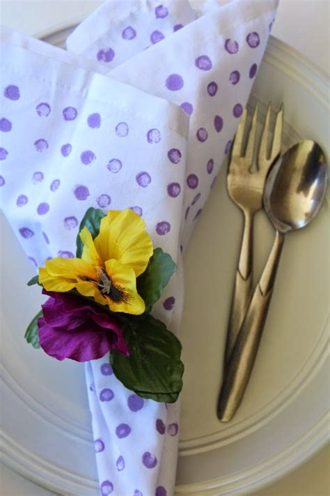 Easy DIY Floral Napkin Rings |Sunny Days & Starry Nights