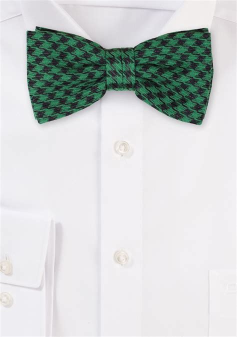 Black And Green Check Bowtie Pre Tied Cotton Bowtie In Bold