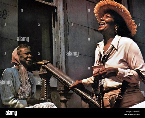 The Landlord Pearl Bailey Right 1970 Stock Photo Alamy