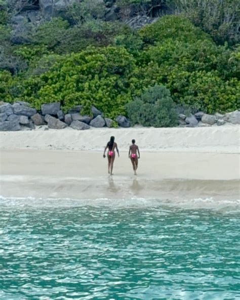 Ludmilla e Brunna Gonçalves ficam nuas durante banho de mar no Caribe