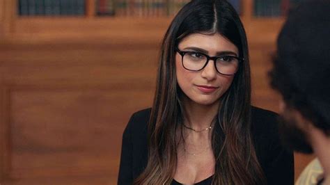 Eski Yeti Kin Film Y Ld Z Mia Khalifa Cesur Payla Mlar Yla