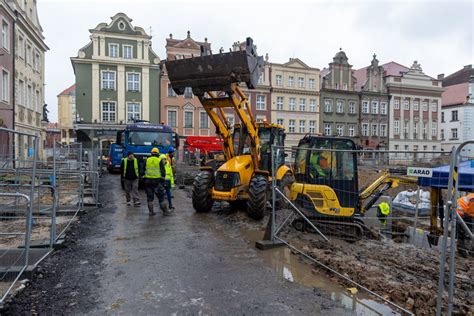 Pozna Przebudowa Starego Rynku Poch Onie Prawie Trzy Razy Tyle Ni Mia A