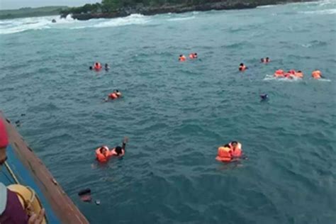 Foto Foto Saat Km Lestari Maju Tenggelam Di Selat Selayar