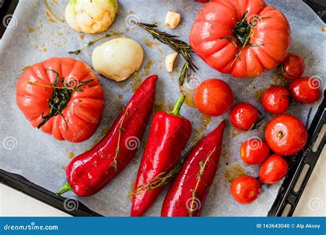 Tomates Torrados Pimenta Vermelha Cebolas Tomates De Cereja