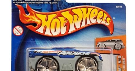 Hot Wheels 2004 First Editions Blings Chevy Avalanche 26 100 Short Card B3546