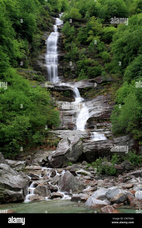 waterfall of Verzasca river, Valle Verzasca, Switzerland, Ticino Stock ...