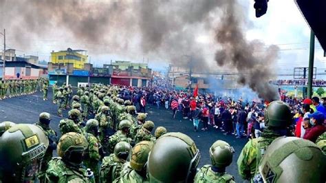 Ecuador Fuerzas Armadas Advierten Que La Democracia Est En Serio