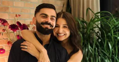 Virat Anushka Wedding Anniversary वामिका और दोस्तों के साथ कैसे मनाई