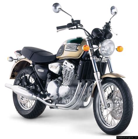 Triumph Thunderbird Review And Photos