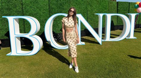 Emily Ratajkowski Sexy Fit Body Hot Celebs Home