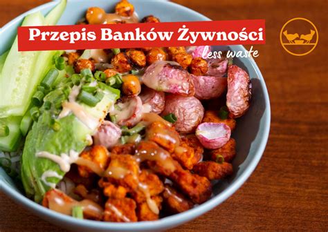 Bowl z panierowanym tofu i pieczoną ciecierzycą