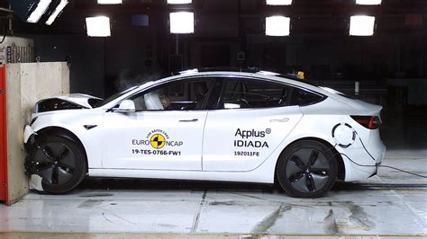 El Tesla Model 3 Obtiene Cinco Estrellas Euro Ncap