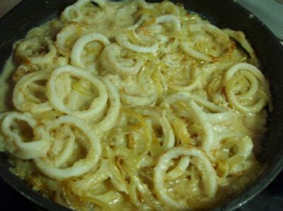 Кальмар, тушеный в сметане : Рыбные блюда