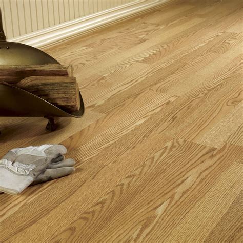 Ламинат в комнате | Laminate flooring, Oak laminate flooring, Flooring