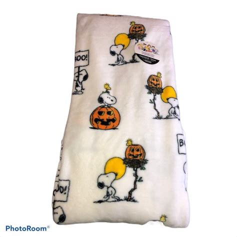 Berkshire Bedding Berkshire Peanuts Snoopy Woodstock Boo Halloween Soft Throw Blanket Full