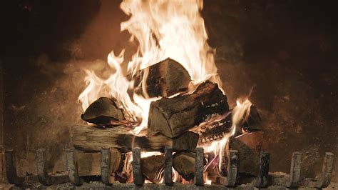 Prime Video: Rustic Fireplace: with music