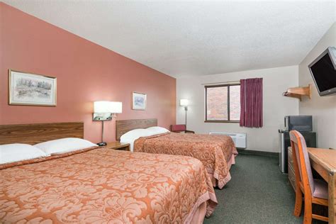 Super 8 Hotel Perham, MN - See Discounts