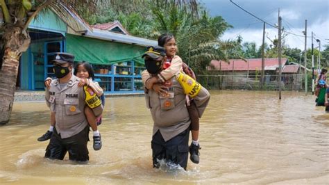 Ratusan Desa Di Kalteng Terdampak Banjir Warga Mulai Mengungsi