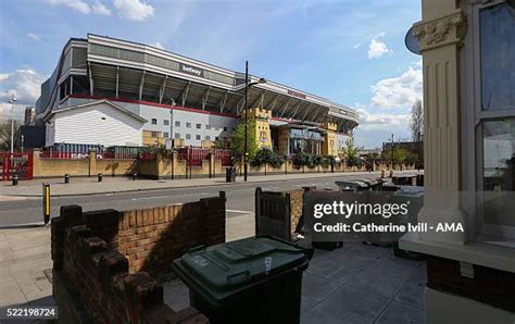 Boleyn Ground Stadium Photos and Premium High Res Pictures - Getty Images