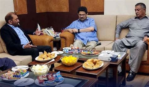 Pml N Leader Miftah Ismail Offered To Join Mqm P Daily The Azb