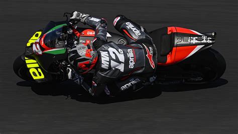 MotoGP 2021Maverick Viñales ya prueba la Aprilia El de Roses rueda