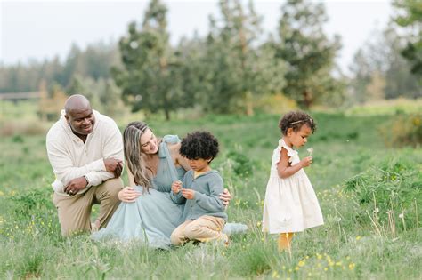 Outdoor Family Portraits: Everything You Need to Know