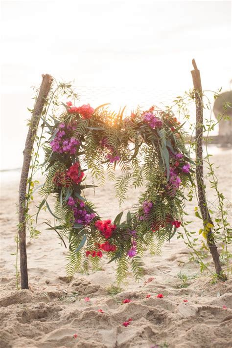 Photo Booths Ideas For A Fun Beach Wedding Beach Wedding Tips