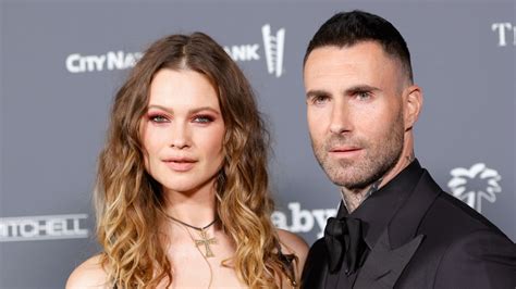 Victoria S Secret Model Behati Prinsloo Wows In Bump Baring Bikini As