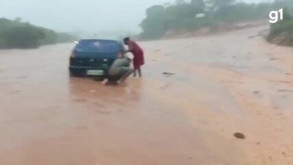 Fortes Chuvas Alagam Entre Rios Na Bahia E Mais De Fam Lias Foram