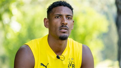 Sébastian Haller Nouveau Joueur De Dortmund Souffre Dun Cancer Des