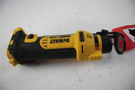 Dewalt Cordless Cut-Out Tool | Property Room