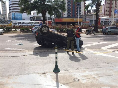 G Carro Capota E Motorista Fica Ferido Em Bel M Not Cias Em Par