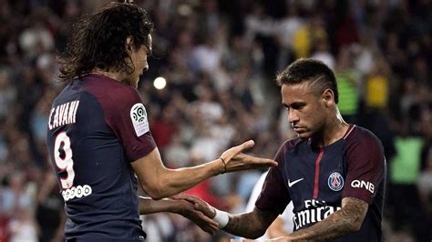 Neymar Cavani Argue Over Penalty As Psg Keeps Perfect Start