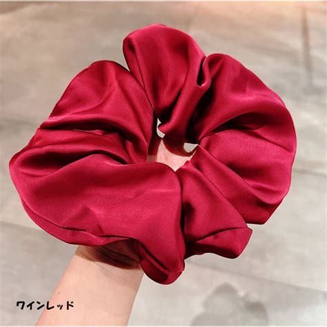 アンドカワイイ And Kawaii シュシュ 高見えサテンシュシュ 上品カラー 春夏 大人可愛いまとめ髪 （ワインレッド） - ファッション ...